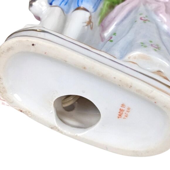 Vintage Ceramic Couple Lamp: Romantic Mid-Century Table Lamp - Picture 5 of 6